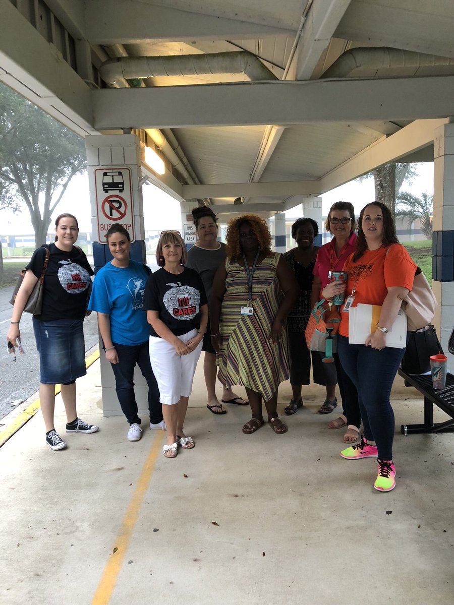 merekelly369's tweet photo. Waiting on a contract that shows the district is listening to what the teachers are saying. #ru4ed #teamkidsvcs #denimstration https://t.co/QXijfWihlL