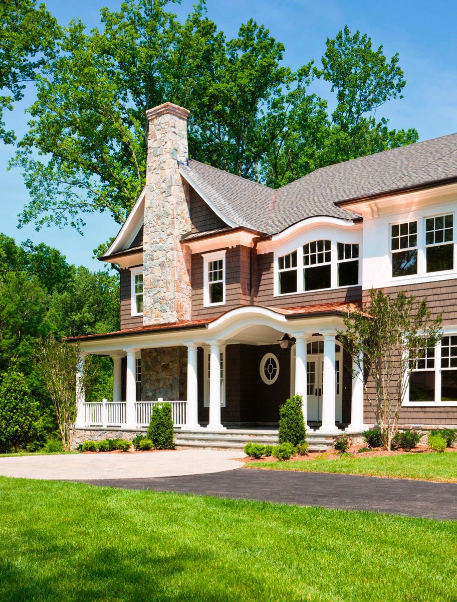 dream_house247's tweet photo. Traditional Style Home • Exterior 

✨ Choose 1 , 2 , 3 or 4 ? https://t.co/k3x2srbHTd