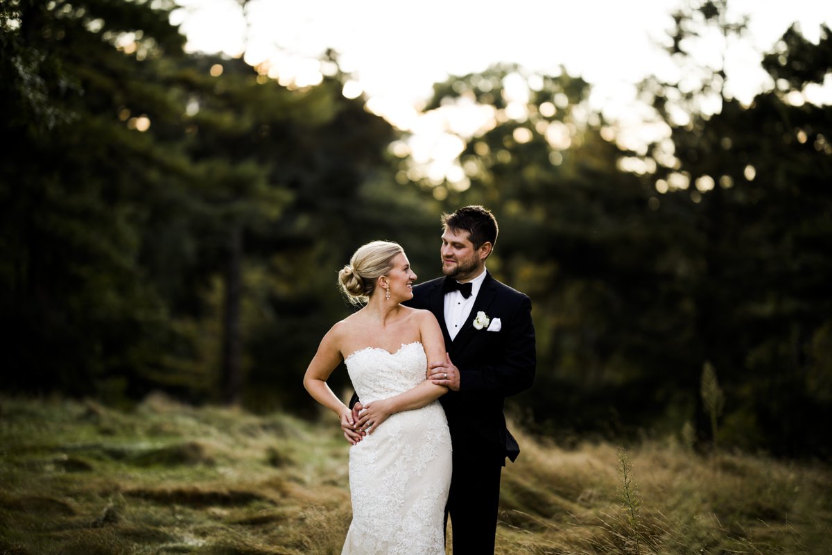 Weddings_Boston's tweet photo. This elegant Wellesley affair was all about vintage, French-country-inspired details and a healthy dose of greenery. Aka: the fall wedding inspiration you've been waiting for https://t.co/BSt0rXJY2v https://t.co/oe6VOJHgB0