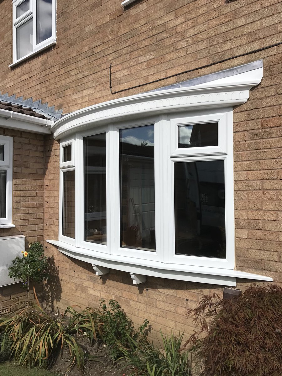 rt_windows's tweet photo. Old rotten canopy? Upgrade to a full insulated GRP. No more painting! #windows #canopy #nomorepainting #homeimprovements #baywindow #Leeds #yorkshire #rtwindowsofyorkshire https://t.co/R0wazZg6Ff