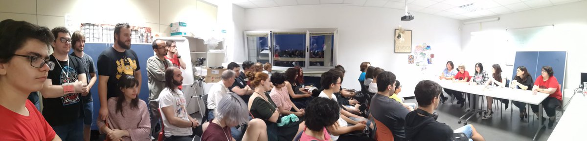 colganfew's tweet photo. Mesa redonda de la mujer como usuaria de videojuegos en #Educagaming de @gamuzagaming. Mañana mucho más! Os esperamos! https://t.co/FlcjKjsVkC