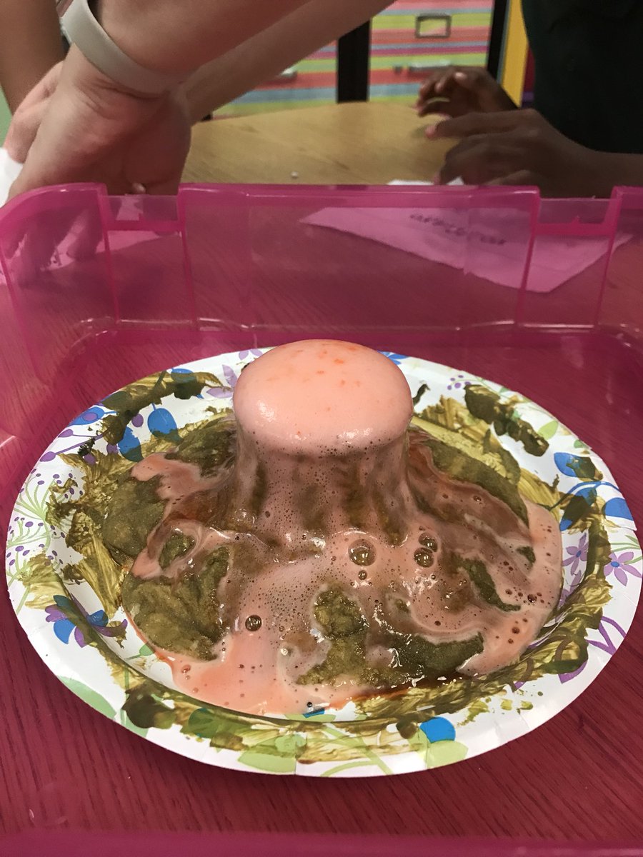 elisabethnewe10's tweet photo. Our volcanoes were made to explode. Today the children were encouraged to high-five and take pride in their project completion! #mpsmovingforward #wilsonrangersLEAD #MPSAL #MakeEverydayExtraordinary #ApplyAAStandardsInEverything #WeLearnDifferentButAreNotLess https://t.co/w1V0M88Fqj