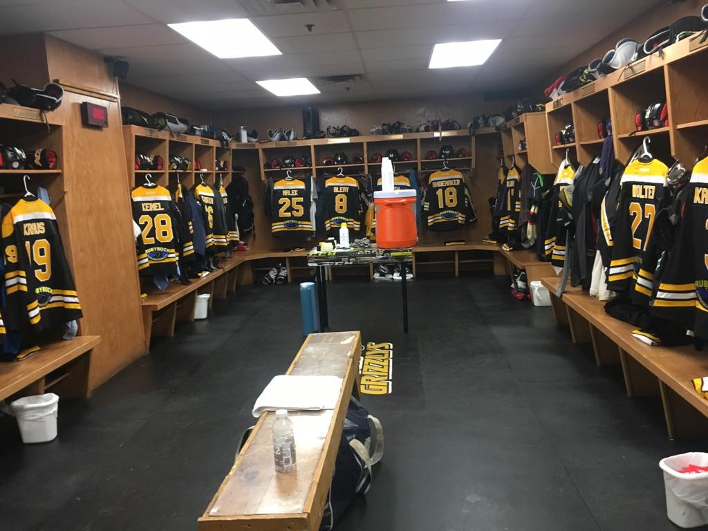 Olds Grizzlys on Twitter: "The Team is ready for action tonight for our HOME OPENER!! Olds