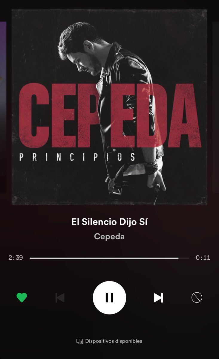 SoyNazaret's tweet photo. Ahora mismo mientras termino de preparar cosas de la boda #Principios #Cepeda 💙 https://t.co/8KeqmZJ5nd