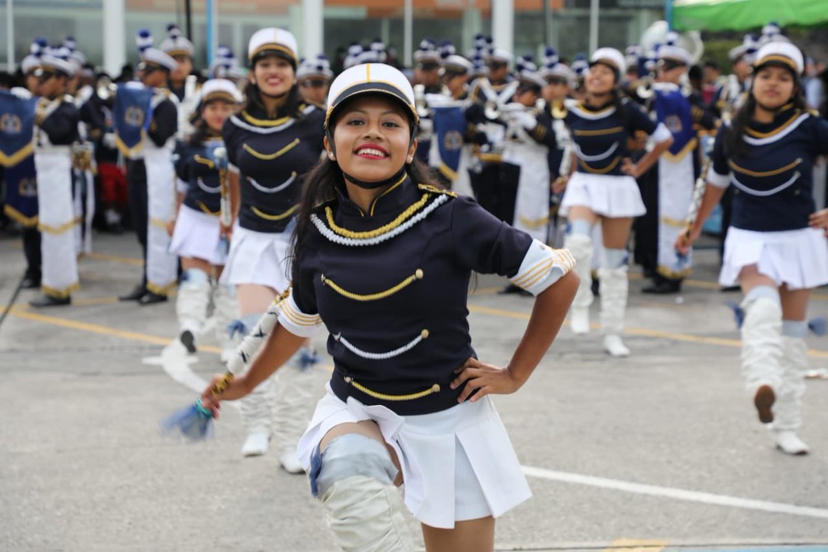 muniguate's tweet image. 🇬🇹 Celebrando a nuestra patria, niños, jóvenes y vecinos se reúnen frente al Palacio Municipal. 

#GuatemalaValeLaPena 
#CivismoGT #MuniGuate
