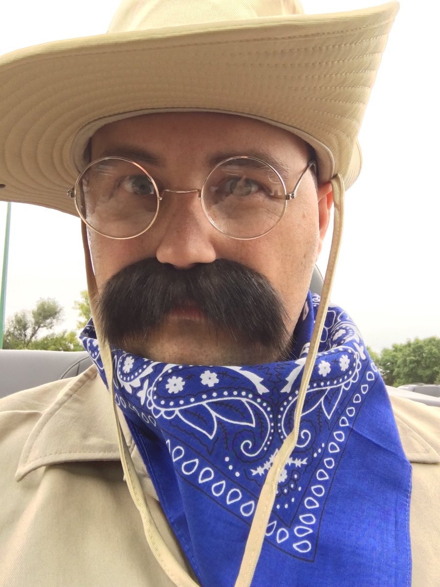 Tyler_Bolstad's tweet photo. Teddy Roosevelt made an appearance on Roosevelt’s parade entry to cheer on the Arrows. It was a bully good parade!
#RRWay #RRPride #ArrowPRIDE #tlap https://t.co/Tj6sJXUqky