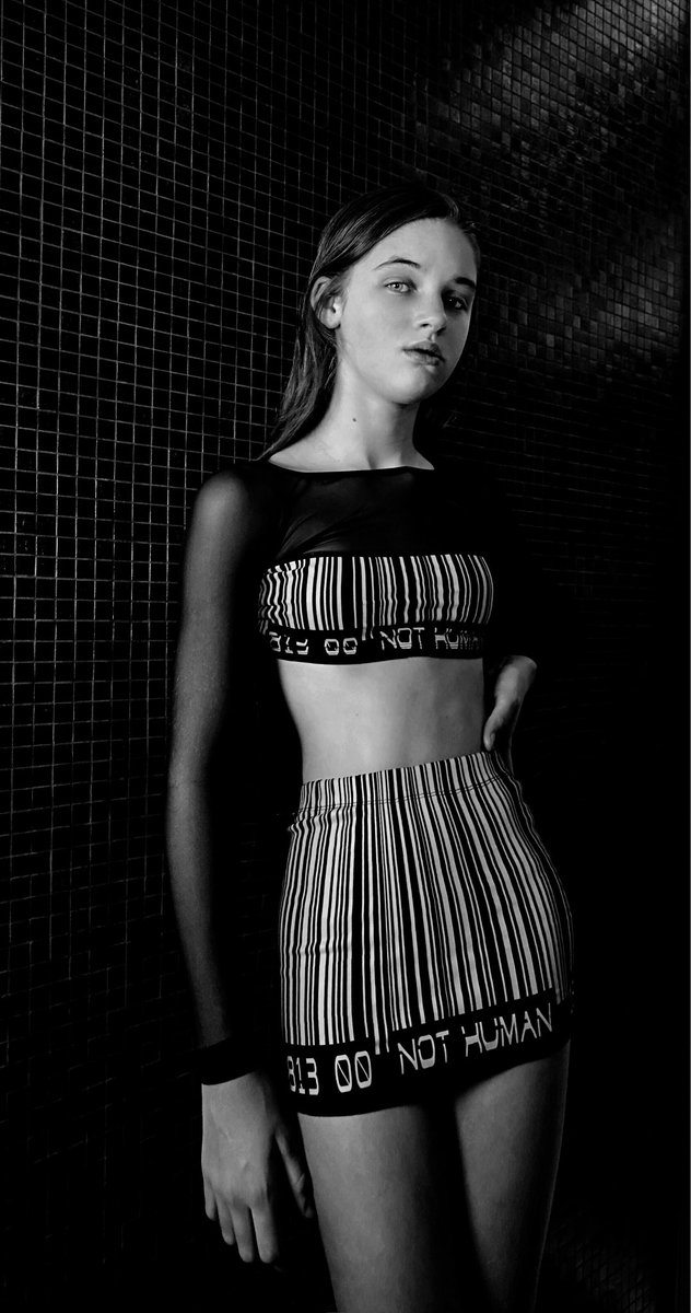 Savannahbardot's tweet image. S C A N ➕
U P D A T E
______________________

PHOTO ➕ STYLE
@worshiphernow 
TOP ➕ SKIRT
@dollskill
THOUGHTS 
Don’t be scared to update your goals and dreams as you grow. It’s ok not to want the same things you wanted last year or even last week.
#dollskill #weekendootd