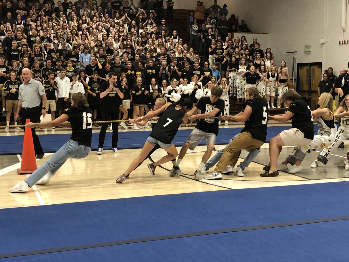 CaraSyers's tweet photo. Homecoming 2018. https://t.co/I8DpCBdEVA
