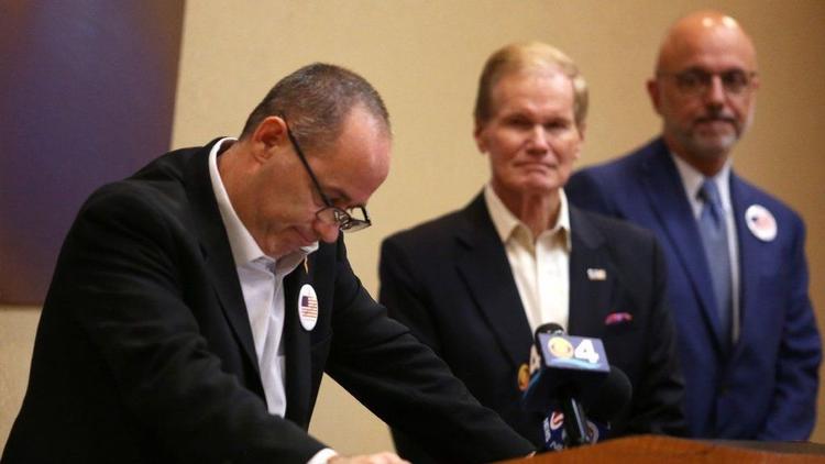 browardpolitics's tweet image. One of the reasons @fred_guttenberg, whose daughter Jaime was killed in #StonemanDouglas massacre, says he prefers @NelsonForSenate over @ScottforFlorida:
"There are already enough senators there who are in the hip pocket of the NRA.”
sunsent.nl/2x7fYQn