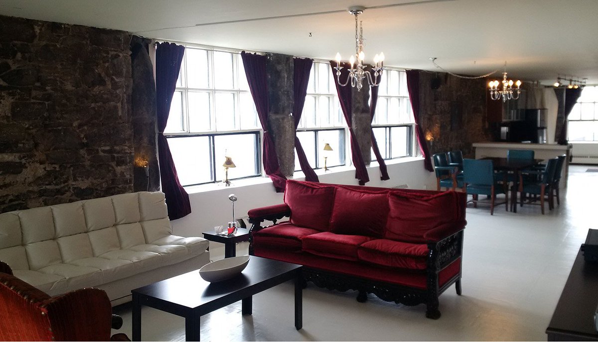 aspaces_'s tweet photo. Wonderful Loft of 1700 square feet on the 3rd floor of the Thomas-Wilson edifice. It will be a pleasure for us to welcome your shootings or your small events (-30 p.), exalted by its walls made of stone and red bricks. https://t.co/Y5yhT0p4dK #SetScouting #PhotoShoot #Events https://t.co/LFQTD5HJHn