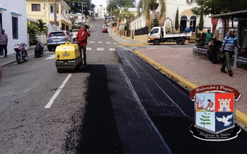 alcaldiajanico's tweet photo. Ejecución exitosa de bacheo en la zona urbana en el día de ayer, gestionado por el alcalde @hilsjas que se llevó a cabo gracias a la receptividad y colaboración del Ing. Jeffrey Infante @MOPCRD. https://t.co/Jp2zmMsmFx