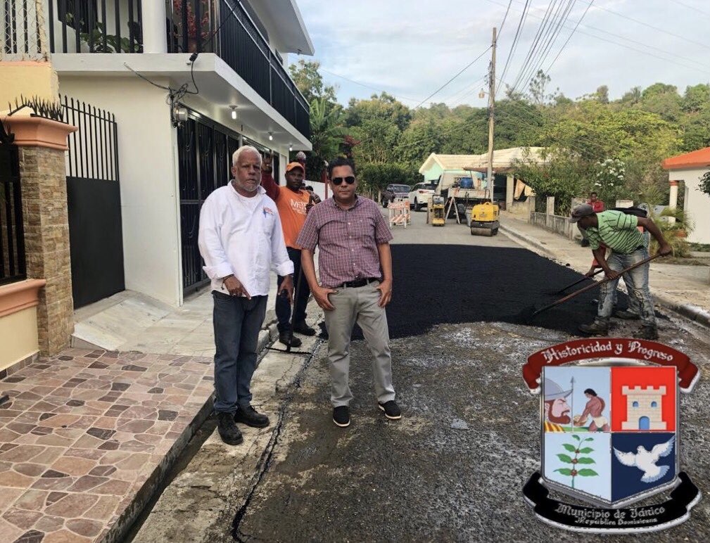 alcaldiajanico's tweet photo. Ejecución exitosa de bacheo en la zona urbana en el día de ayer, gestionado por el alcalde @hilsjas que se llevó a cabo gracias a la receptividad y colaboración del Ing. Jeffrey Infante @MOPCRD. https://t.co/Jp2zmMsmFx