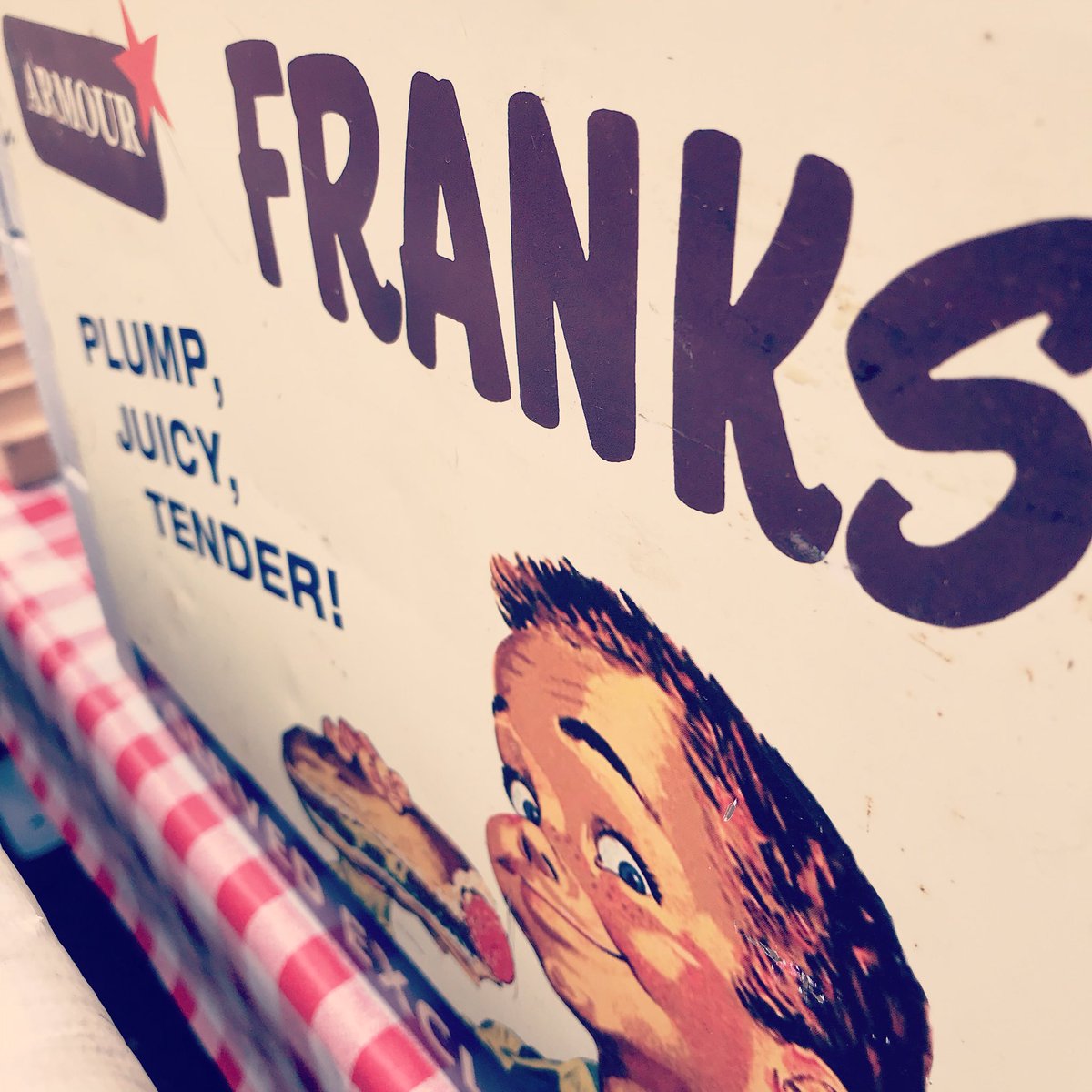 Rumour has it, in addition to our popular hotdog menu, we’ll be introducing our amazing smoked burger <a href="/DartFoodFest/">Dart Food Fest</a> in October! If our hotdogs are anything to go by, you won’t want to miss out on this <a href="/MitchTonks/">MitchTonks</a> 😉🌭🍔 #burger #smokedmeats #hotdogs #dartmouth #devonfoodhour