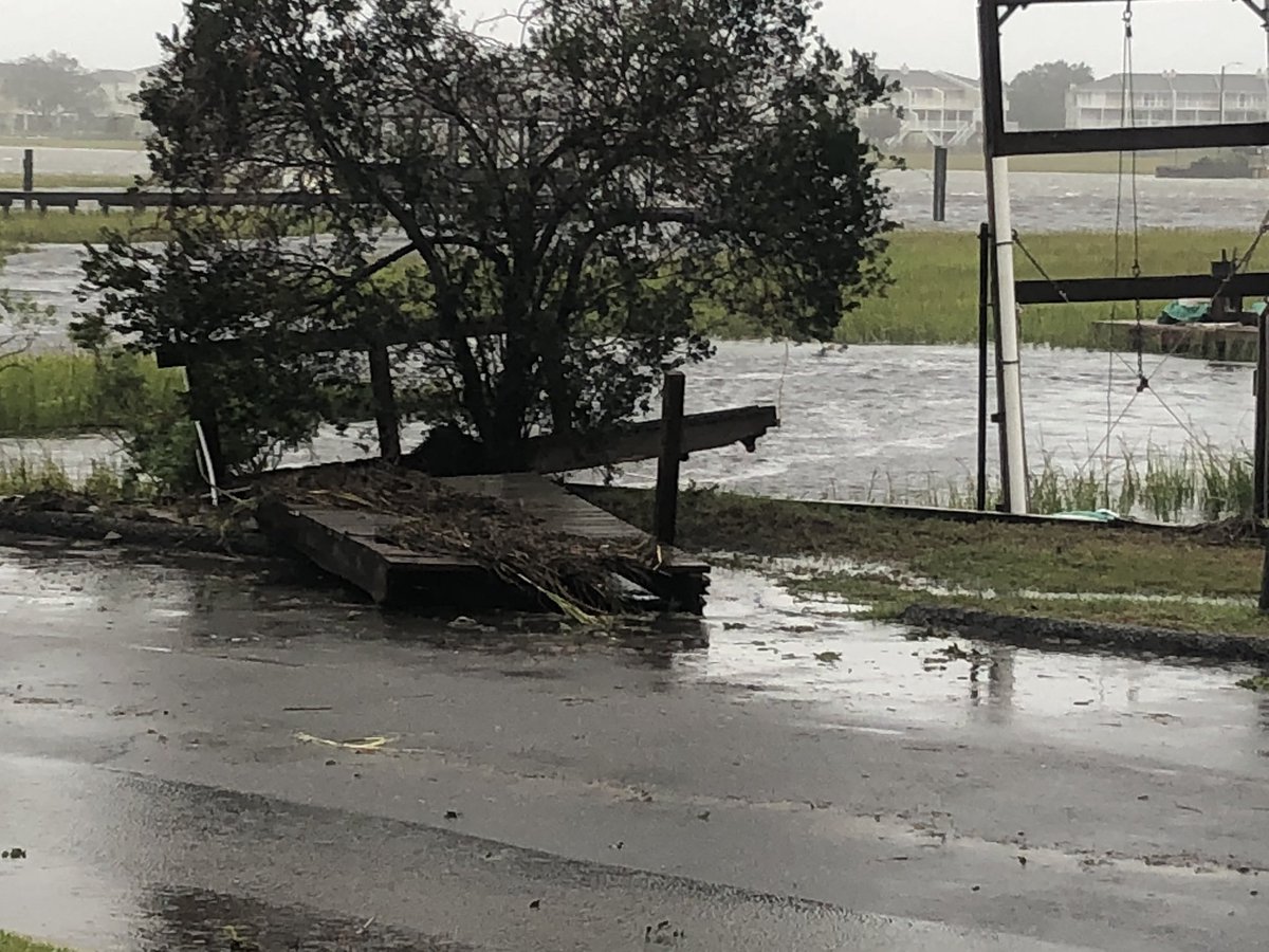 BMonahanWSB's tweet photo. This dock broke apart and floated out of the intracoastal waterway in #WilmingtonNC during the last high tide — another one comes late tonight. Live report at 6 on @wsbtv. #florence #StormWatchon2 https://t.co/PlorCNDAnA