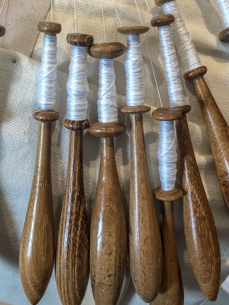 crlmion's tweet photo. #venetians La musica magica dei fuselli di #Pellestrina usati per realizzare i merletti sul “balon”. https://t.co/o7GdZDShzF #arte #creatoadarte #VisitVeneto https://t.co/s4TmfWRlvz