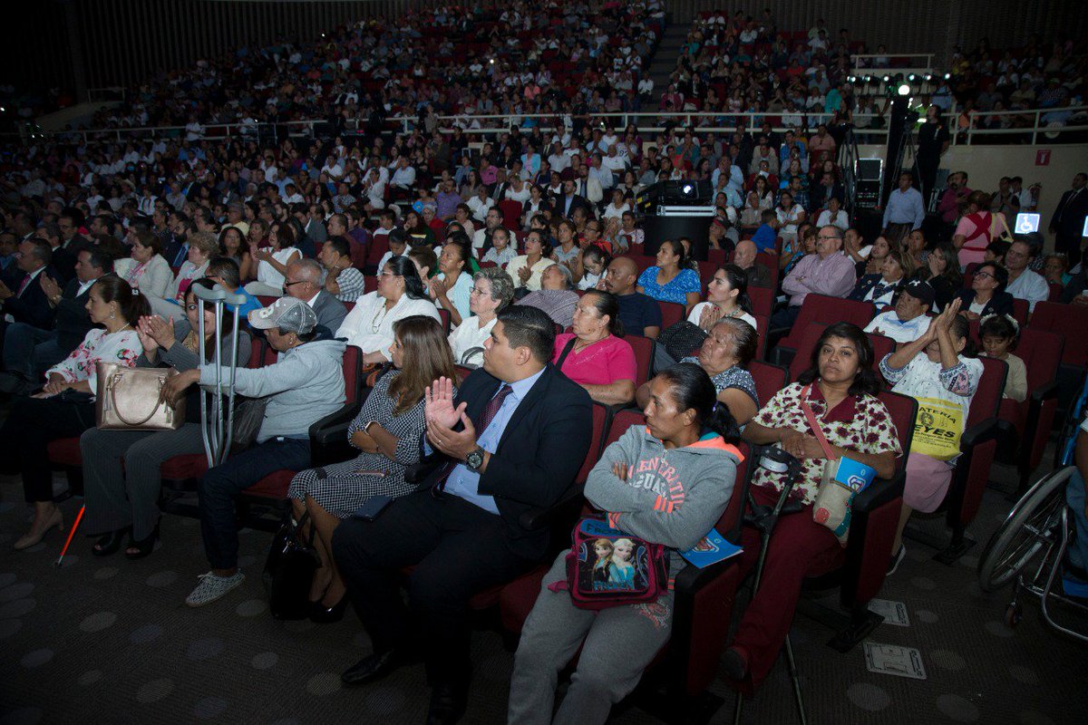 Paulo_Banuelos's tweet photo. Acudí en representación del Gobernador @miguelmarquezm al Tercer Informe de Gobierno de @RamonLemusM Alcalde de Celaya, en donde pude resaltar los trabajos realizados en en conjunto el @gobiernogto y @municipiocelaya https://t.co/GTmL6HrYPJ