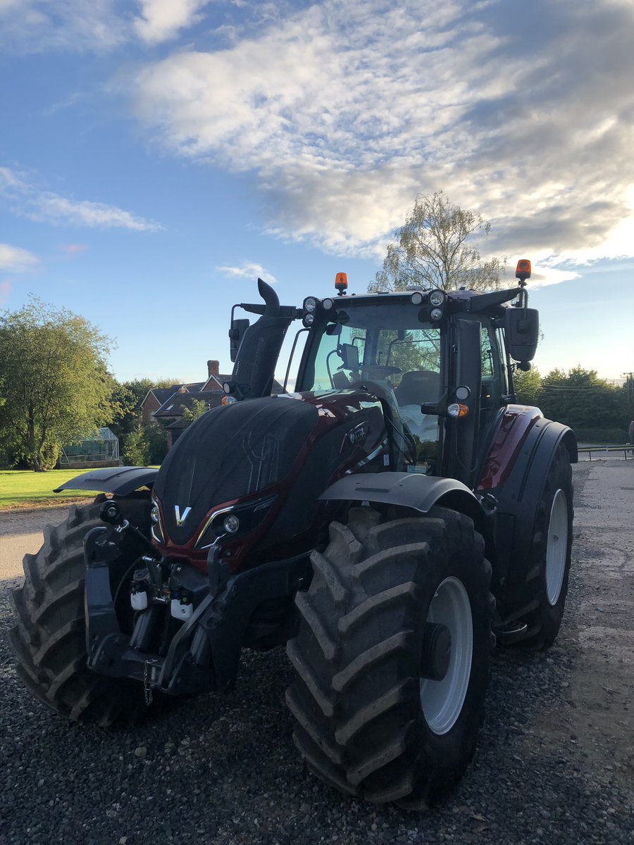 mccowan_doug's tweet image. New wheels #valtra #smarttouch