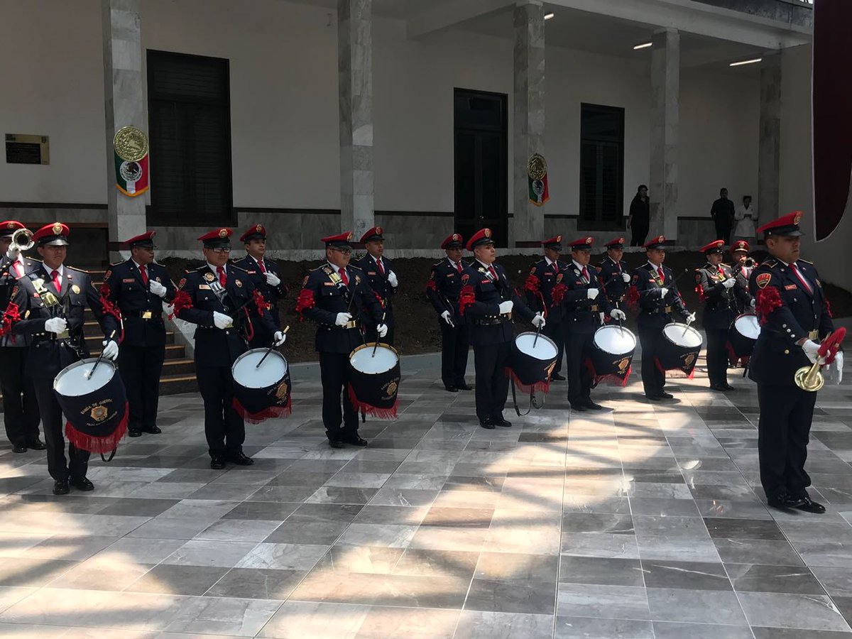 MARMcecyt11's tweet photo. Nuestro acto cívico con motivo del Día de la Independencia en el emblemático Cuadrilátero del @IPN_MX #CECYT11 https://t.co/hv7Vs3rNE0