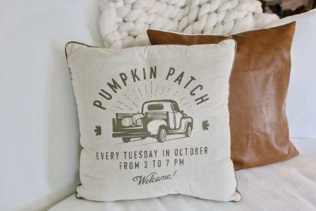 kirklands's tweet photo. We love how Instagram user @cutertudor paired our pumpkin patch stripe pillow with cozy neutral tones for fall! 😍🍁 #pumpkinpatch #fallpillows #livingroominspo #comfy https://t.co/KpM0syrRjt https://t.co/SRQZ736wD0