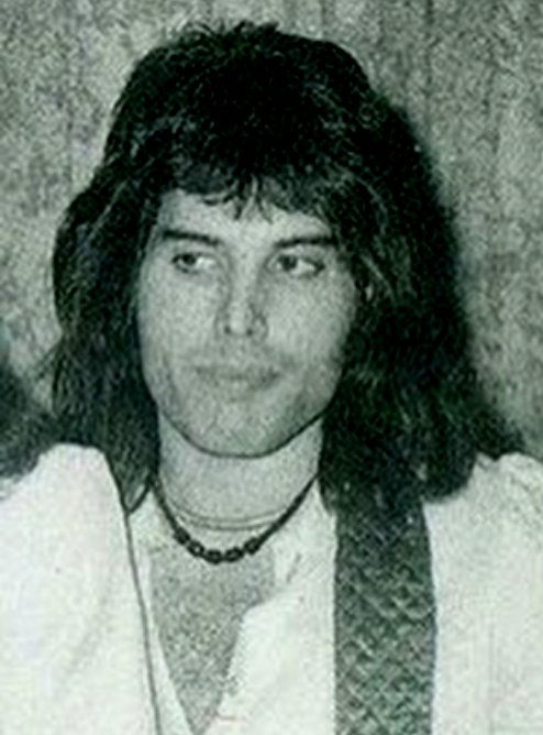 Freddies smooth long hair in the 70s is my oxygen     freddiemercury  brianmay rogertaylor johndeaco  Queen freddie mercury Freddie mercury  Queen band