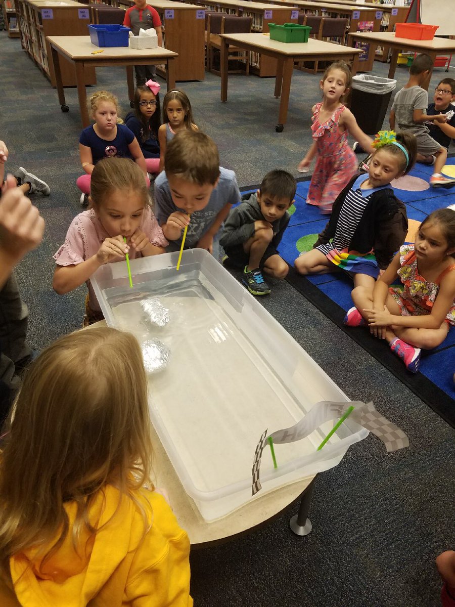 RotheChelsea's tweet photo. Love #STEM Fridays! 1st graders @StewartCISD designed boats out of foil. #getcaughtengineering #stem https://t.co/PF2EfKvRUg