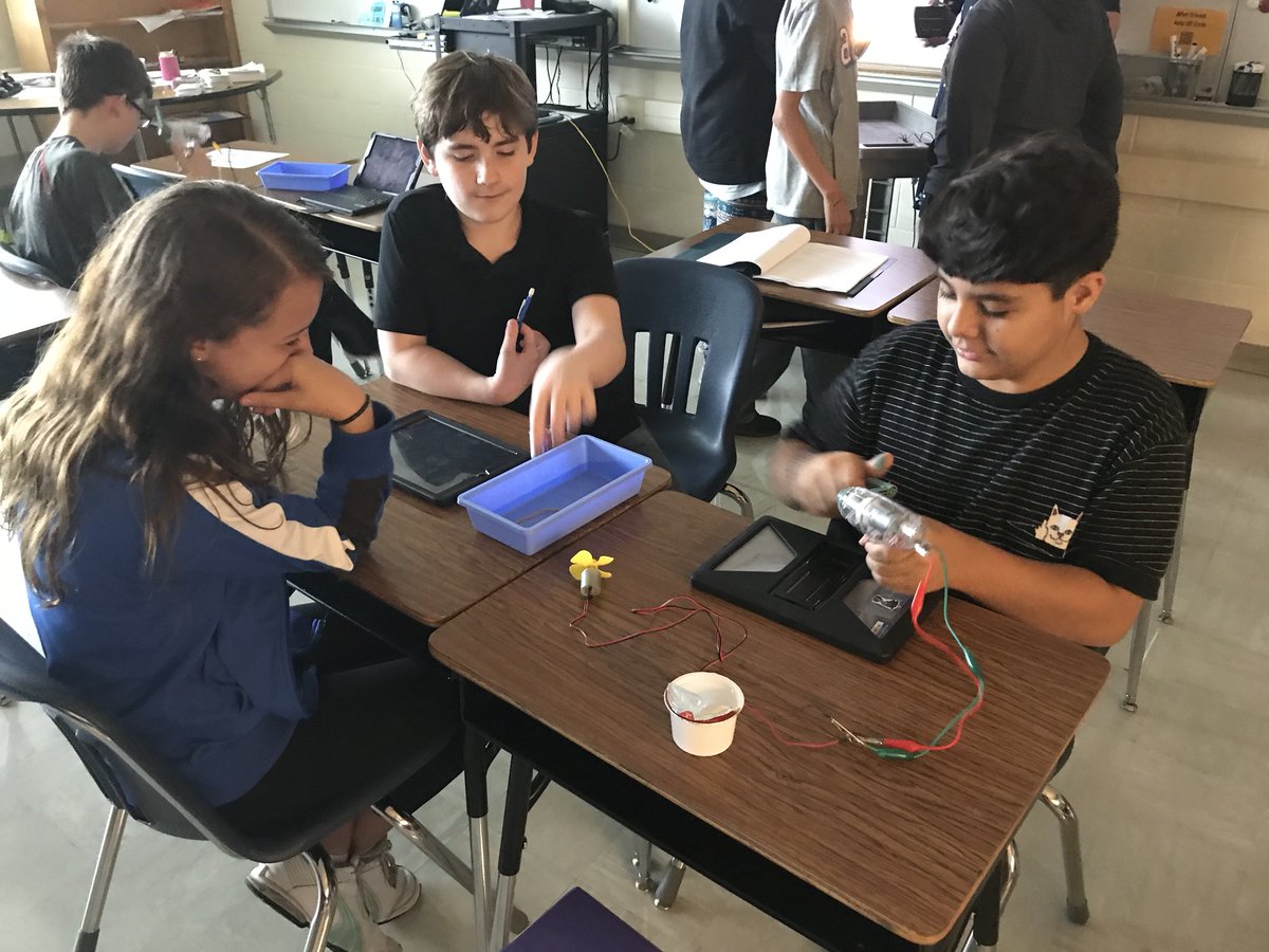Middle school Science classes exploring Science designing their own investigations! Love seeing our students so engaged and excited to learn! <a href="/a_delauter/">Brad A Delauter</a> <a href="/mccoysab/">Sabrina McCoy</a> @crostsar <a href="/burkhrob/">bobby burkhart</a> @WCPSmalcojen