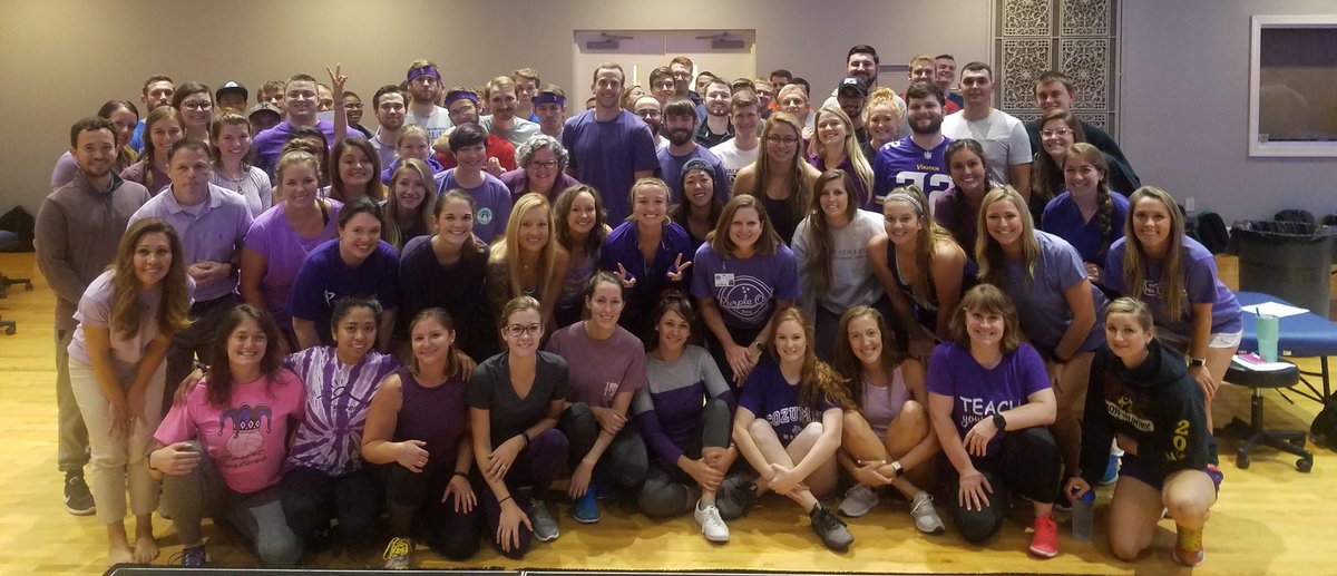 southdpt's tweet image. Class of 2019 supporting @alzTN #PurpleOutDay!!! #DPTstudent #DPTin2 #hybridDPTin2 #PTfam