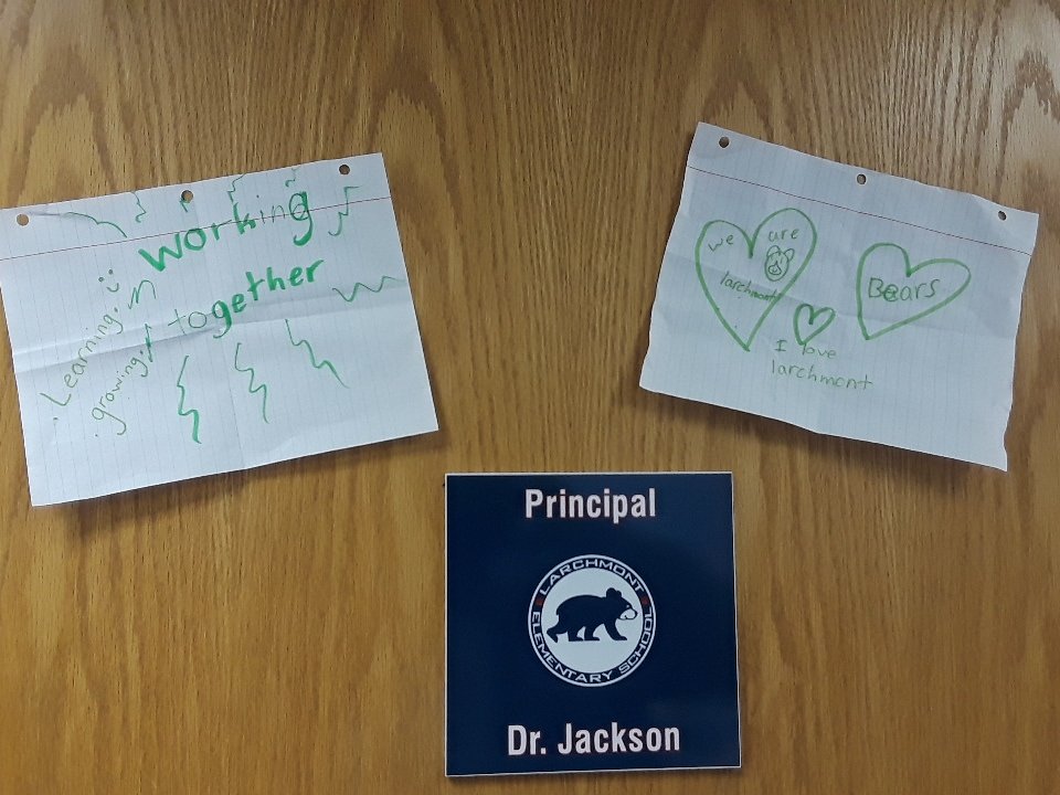 MTL_LMPrincipal's tweet photo. A special gift from a Larchmont Bear! ...and I quote:
"We are Larchmont Bears!
Learning. Growing. Working together.
I love Larchmont!"π
A great way to end the week...
#LearningGrowingWorking2gether
#LarchmontBears https://t.co/r4XZbCRBsh