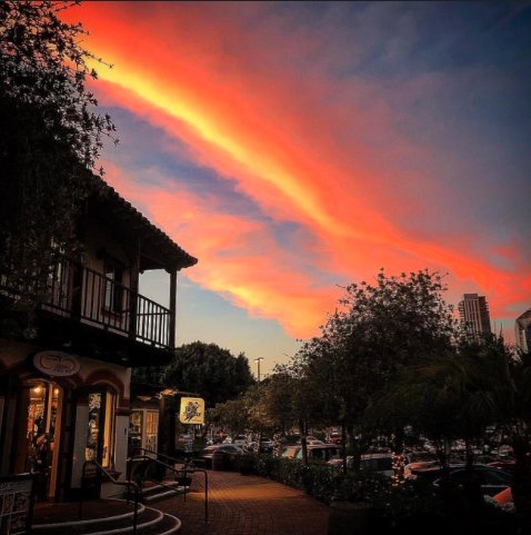 What a way to end the day 🌅 Tag someone you want to watch the sunset with ❤️ #SeaportVillage #VisitSeaport 📸: @mariobuizza