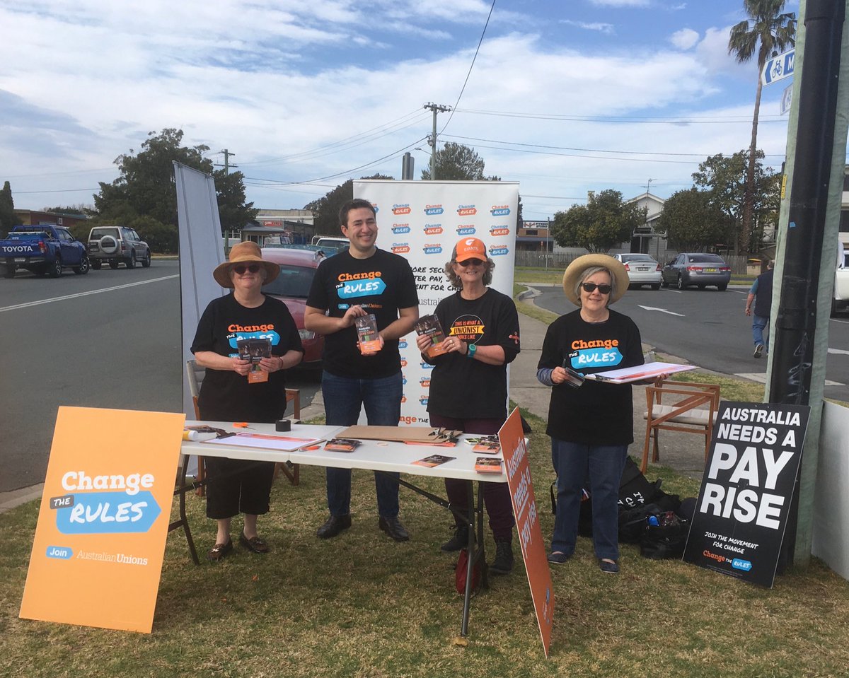 It’s in the blood! My sister &amp; a gang of great #ChangeTheRules activists at Moruya market this morning