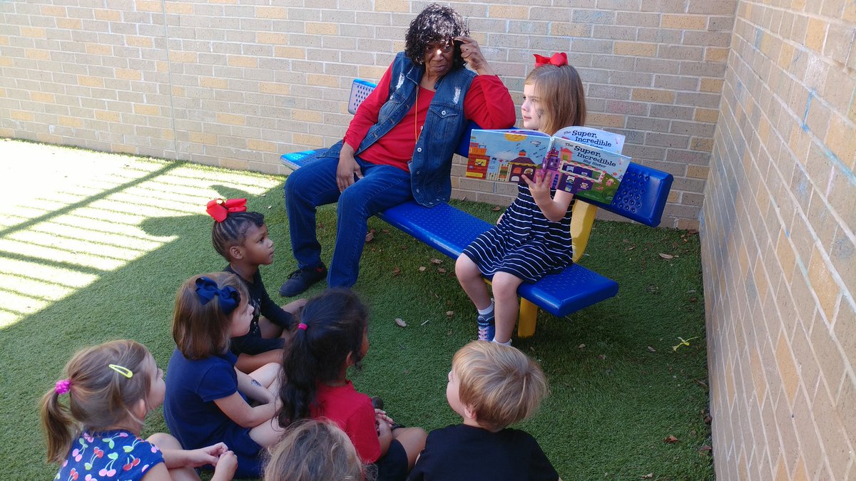 PreKTustin's tweet photo. Hey @AbbyBTodd check out our guest reader today! She handled her audience like a real pro and the kids adored that amazing personalized big sister book! Perfect for our family unit! @riverslionsroar @aps_OEL https://t.co/vlBvN1g7Nz