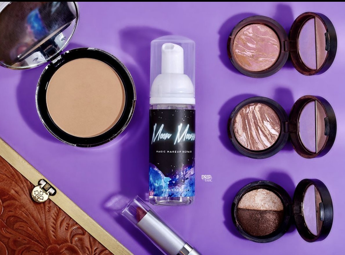 Moon Mousse is an all-natural formula that repairs and restores broken makeup. 💋