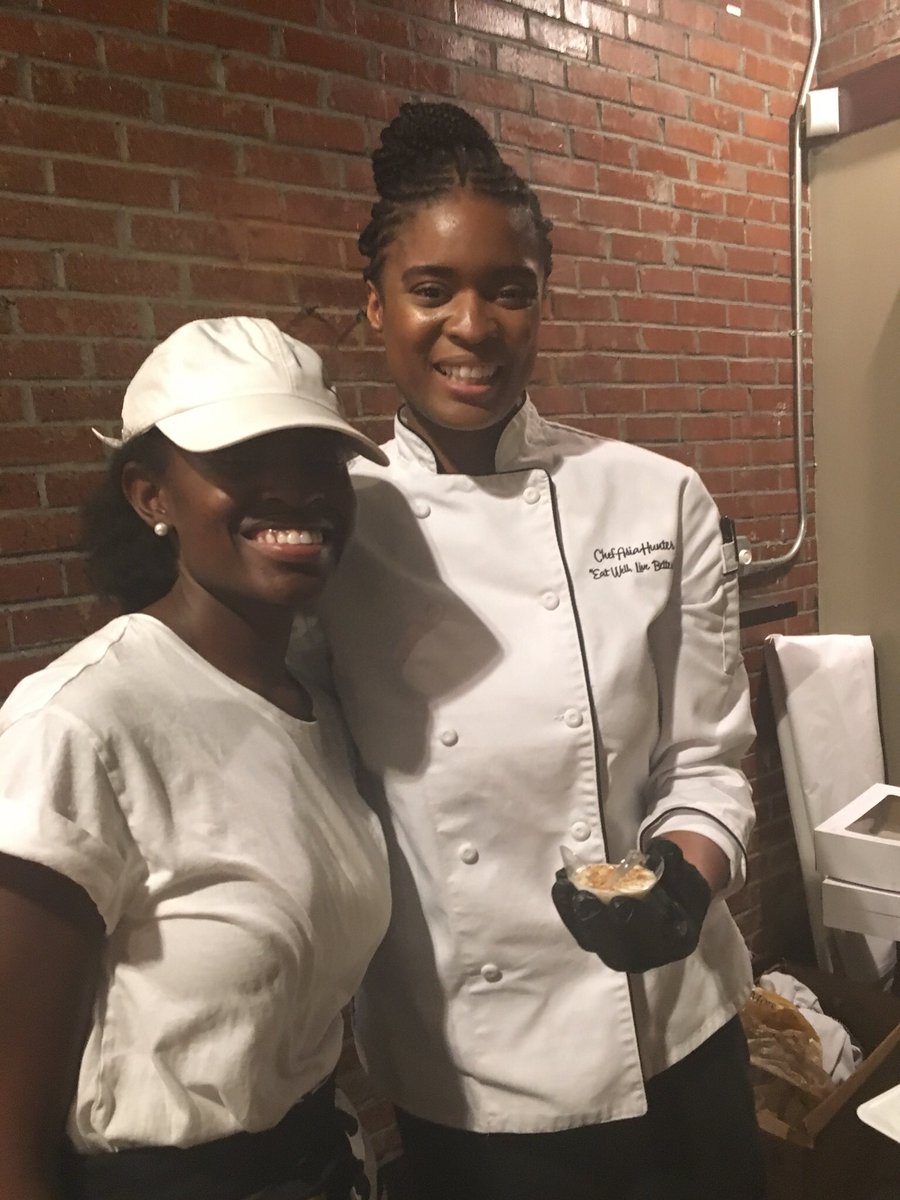 DivaFoodies's tweet photo. A great time was had by all at #atlbrw @blkrestaurantwk NOSH. @culinaryveg and James were lookinβ pretty cuteπ (sponsored) https://t.co/ocXIR4RnEO