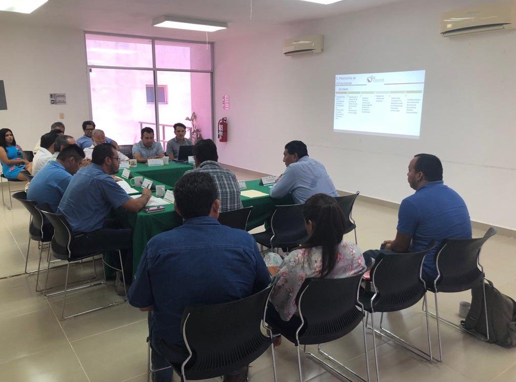 CONAFOR's tweet photo. Durante la primera sesión extraordinaria del Consejo Estatal Forestal de #QuintanaRoo en la que participaron los representantes del sector federal, estatal, industrial, académico, social e indígena, se analizó la propuesta de las Reglas de Operación 2019 del #PRONAFOR. https://t.co/m9tCuRZDro