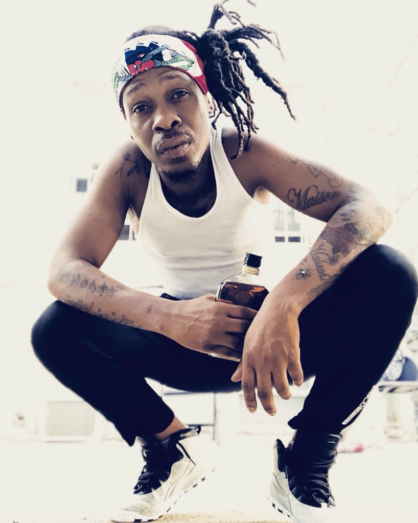 kippericonic's tweet photo. When the #iphoneX camera #litt  #Haitian #EggplantFriday #Safaree #Eggplant #XxxTen #brooklyn #nyc #money #drugs #xanz #xans #purp #TripleCup #Piercings #Tattoos #InkedUp https://t.co/kbNBE1eY8W