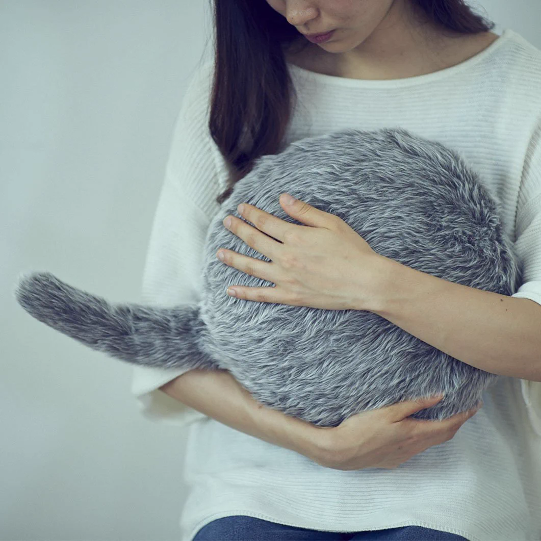 癒されたい人は必見！！クッション型セラピーロボット！！