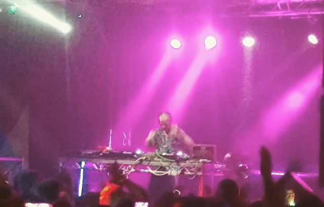 Donations welcome for the @cheesegrainfrome roof fund as the old one has been torn off! #awesome #set from the #legend @officialfatboyslim #dj #frome  #fridaynightout #music #icon #gig #oldraver #friends #eatsleepraverepeat #oldskool #rave #greatnight #s… ift.tt/2MumoxD