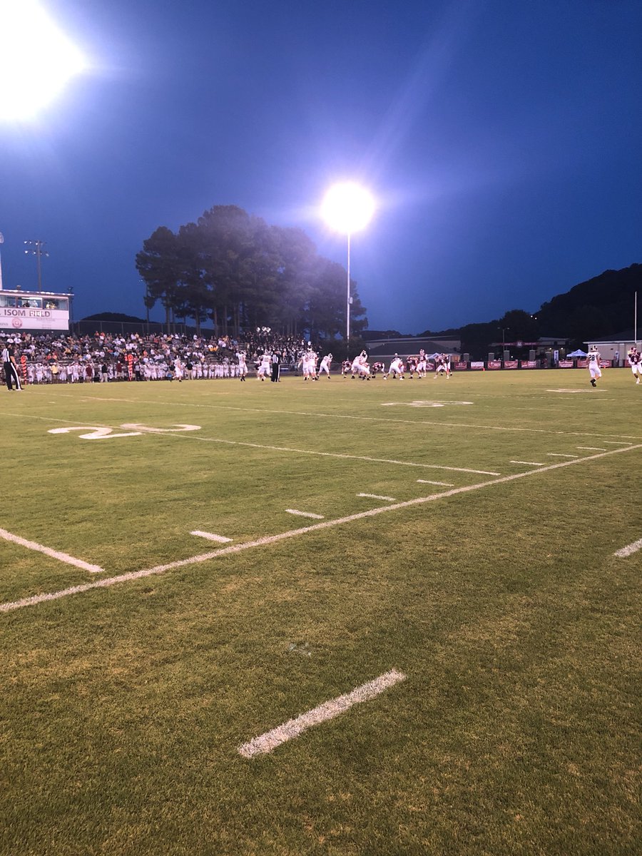 I’m out at the Scottsboro vs. Guntersville game for #FNF31. We are scoreless in the 1st quarter.