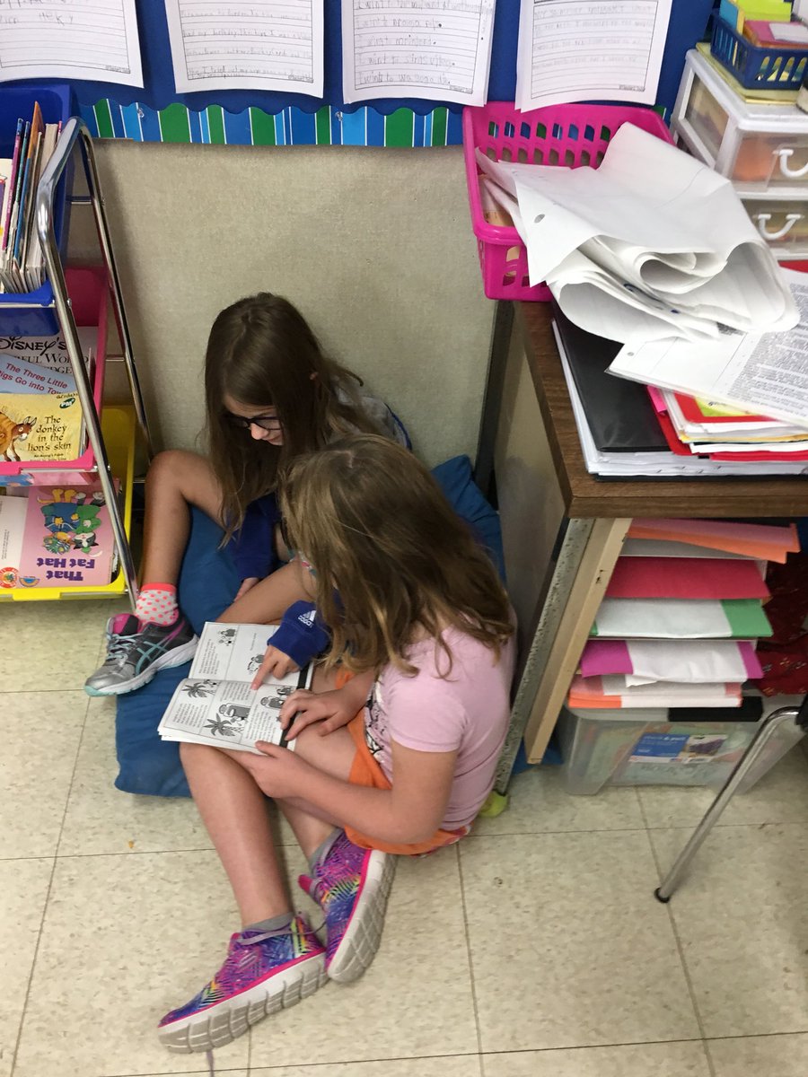 parkerspress's tweet photo. Partner Reading! Melts my 💜 @AngusMorrisonES https://t.co/2k5pdrnxMu