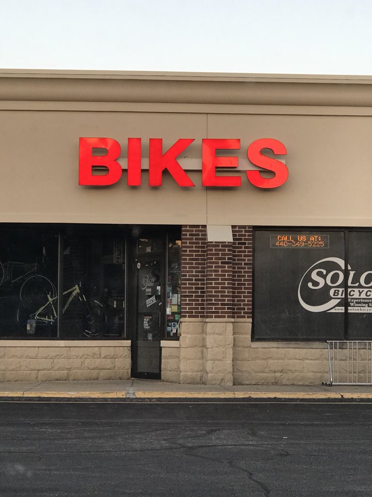 martinezmethod's tweet photo. @tomsegura saw this and it made me yell it! #bikes! https://t.co/3AZtf6x0NT