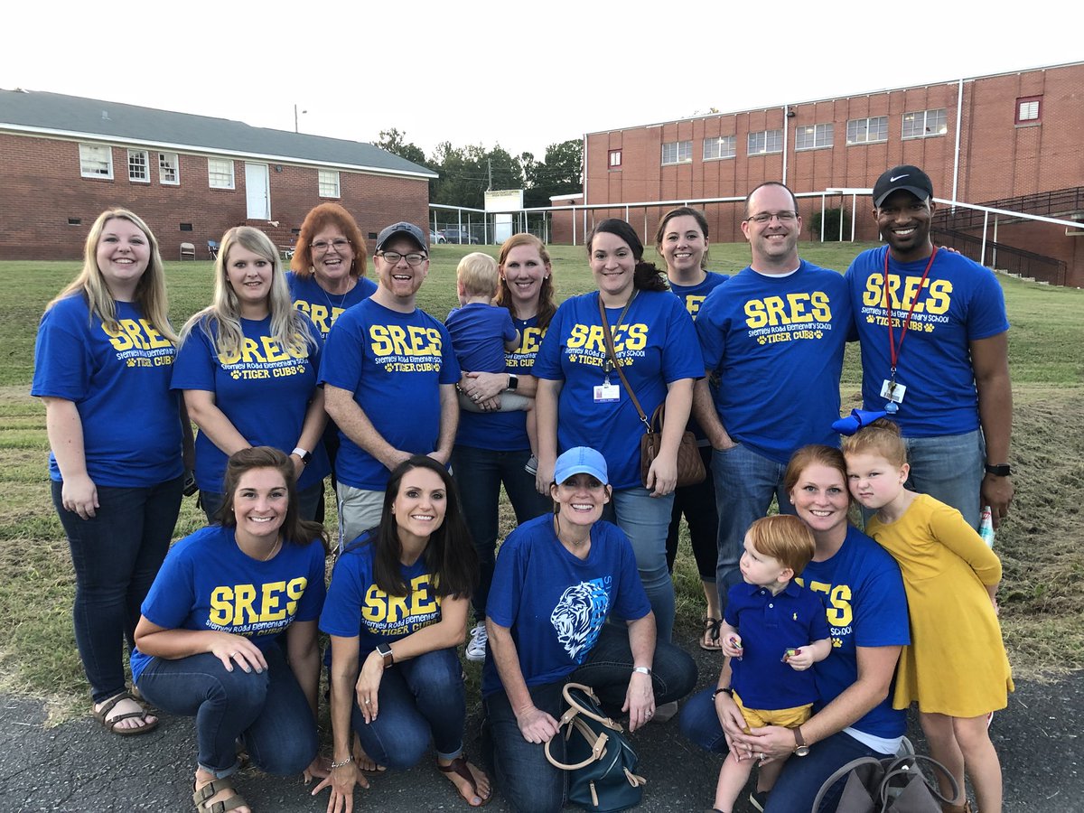 kindersaremyfav's tweet photo. TC FOOTBALL @stemleyroadelem @TCBOE https://t.co/8bQTUbn7Eo