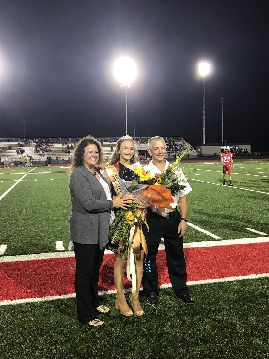 Perry_Principal's tweet photo. Congrats to Angela Vicini - Homecoming Queen 2018! https://t.co/1pcalkuLRg
