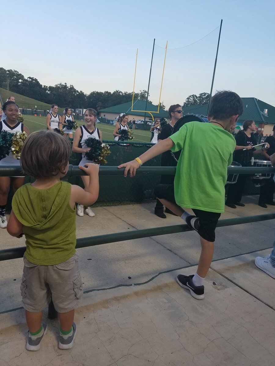 DeLandHS_AVID's tweet photo. Watching the drummers #GoStephen #gobulldogs https://t.co/H5n5w7fYQU