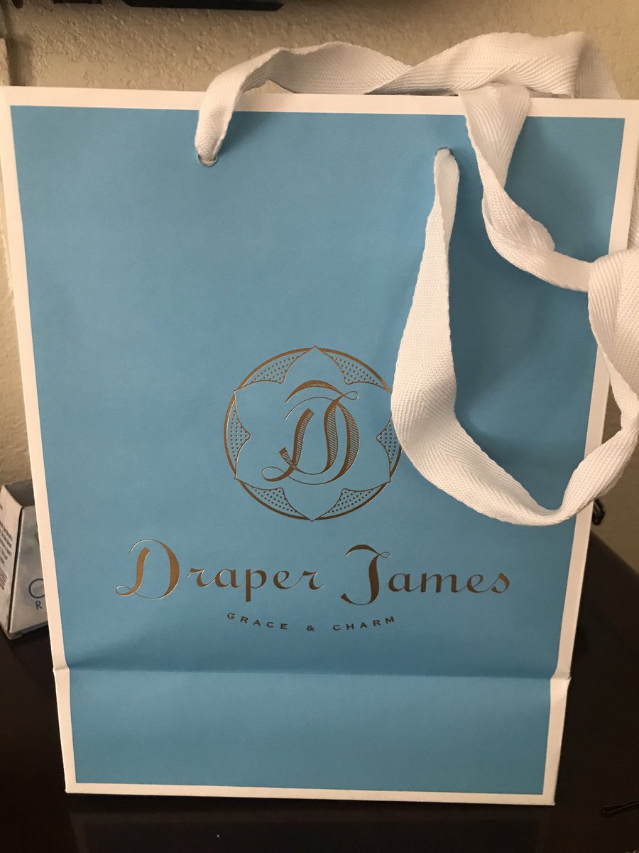 HollyOLare's tweet photo. @draperjames I absolutely fell in ❤️with your boutique when I was in Nashville a couple weeks ago! From the sweet tea, to the awesome customer service, not to mention the adorable clothing and accessories...oh and I love the bag! 😉 Do you plan to open any additional locations? https://t.co/0d49argrR0