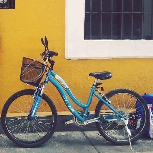 krntorre's tweet photo. @BicisRobadasMX  @BiciDF  Me robaron  mi bici hoy entre las 2 y las 4:30pm en el estacionamiento de Chedraui de eje 10 sur,  delegación #coyoacan.  Marca Benotto, modelo Annina  rodada 24 , luz en el manubrio con claxon,canastilla negra, espejos,luz rueda trasera.Compartir! https://t.co/LkzXRPt37A