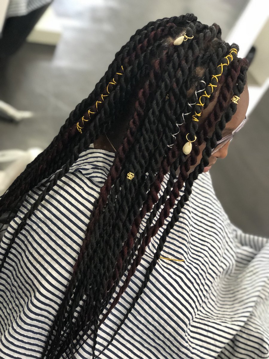 Torii_Moniique's tweet photo. Senegalese Twist #HairIncluded #AccessoriesIncluded #TouchedByTori #NolaBraider https://t.co/ObSuWepi35