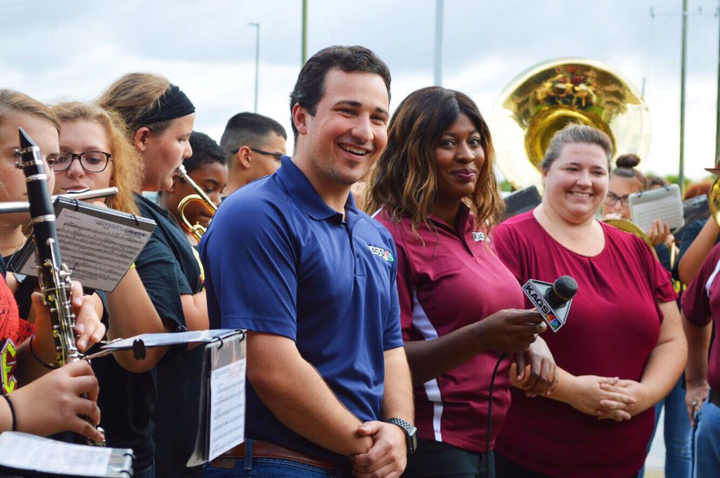 KAGSnews's tweet photo. That's a rap 🎬 The KAGS crew had a blast filming our live show in Iola ahead of a matchup between the Iola Bulldogs and the Anderson-Shiro Owls. @IolaHSBulldogs @AndersonShiroHS https://t.co/SkSjmcNJwT