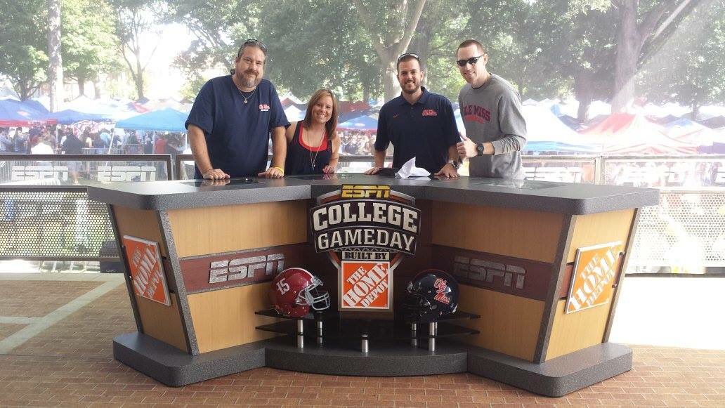 WayneNichols12's tweet photo. In honor of the game tomorrow - a trip down memory lane 4 years ago! What a day. @SECNetwork @CollegeGameDay @OleMissFB #TheGrove #GoalPostsDown #OleMiss #Alabama https://t.co/5K2ArRPBGL