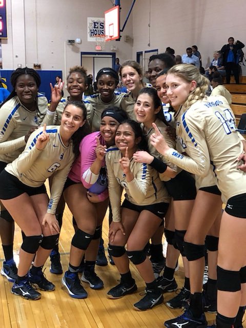 EHS_Knightswire's tweet photo. EHS Volleyball sweeps Kempner!!! #GD2BAK @_ElkinsVball https://t.co/LkZLGZEzy1