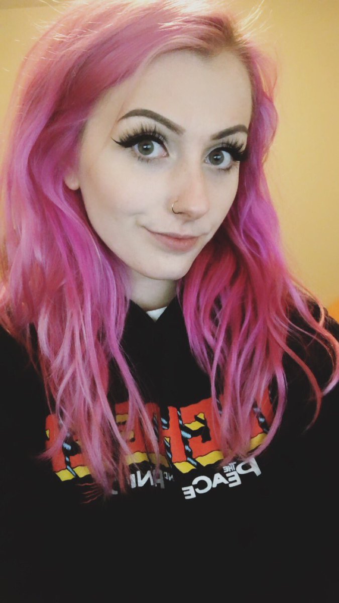 rolyatistaylor's tweet image. ONLINE RIGHT NOWWW☺️ twitch.tv/rolyatistaylor